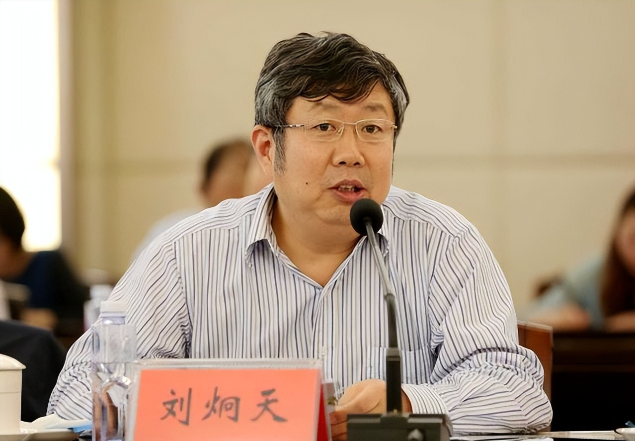 刘炯天院士卸任，李蓬院士接棒，郑州大学迎来新校长，来自清华