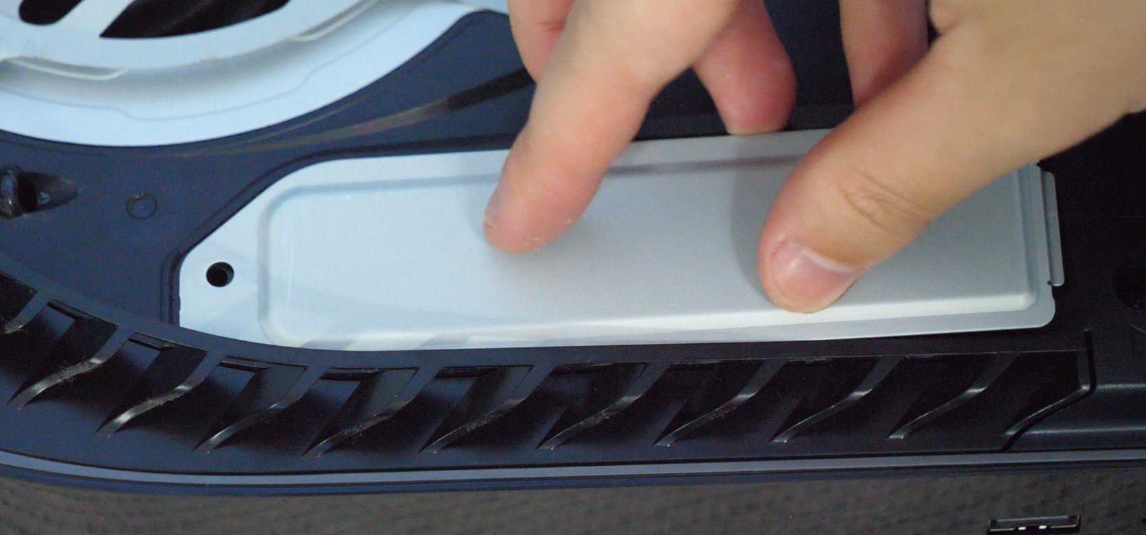 索尼PS5游戏主机扩容加装2T SSD分享：一千出头，翻车还是真香？
