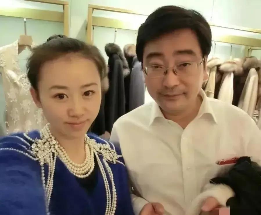 在纪英男的心里,她依旧希望自己能够过着有钱有闲的奢侈生活