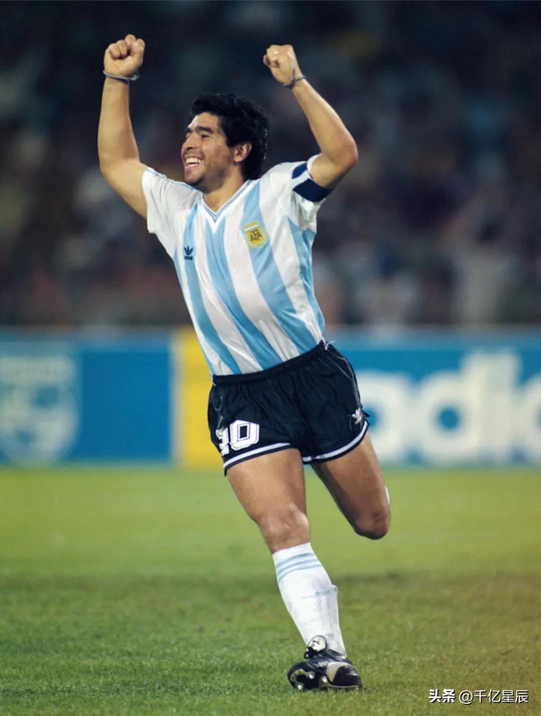 世界十大足球球王（最新历史十佳球员排名！梅西登顶，C罗无缘）