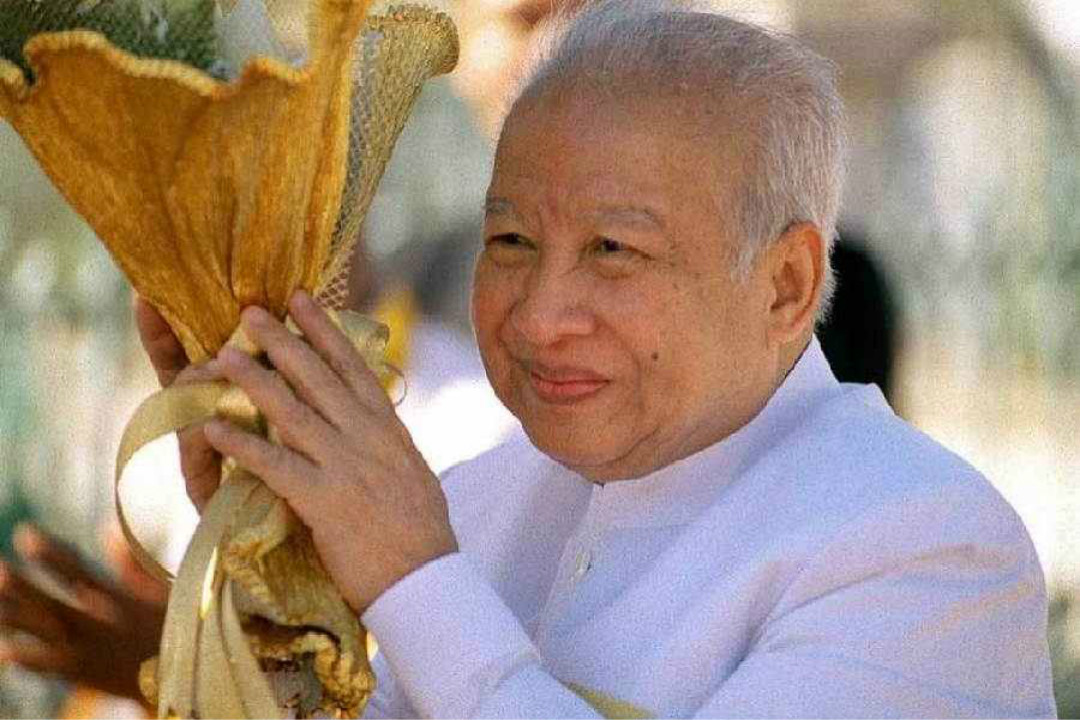 西哈努克亲王一生充满了传奇(流亡的西哈努克:中国愿意收留他,他复国