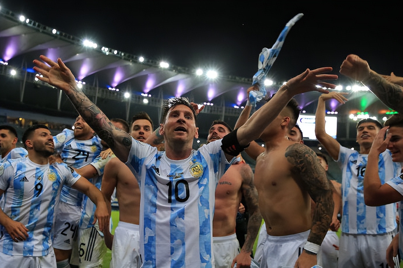 阿根廷足球队员有谁(又有3人被弃！阿根廷世界杯26人名单曝光：最终4选2，梅西冲首冠)