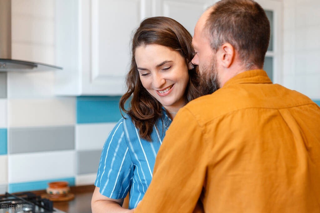 旧案一则：南充大学生黑客偷拍性爱视频疯狂敲诈 只因爱上36岁女子