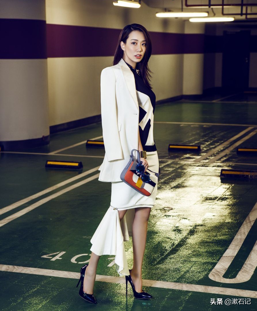 吴辰君参演的电影(20年后，对比《风云》6位女主演的颜值，排名又有了新的变化)