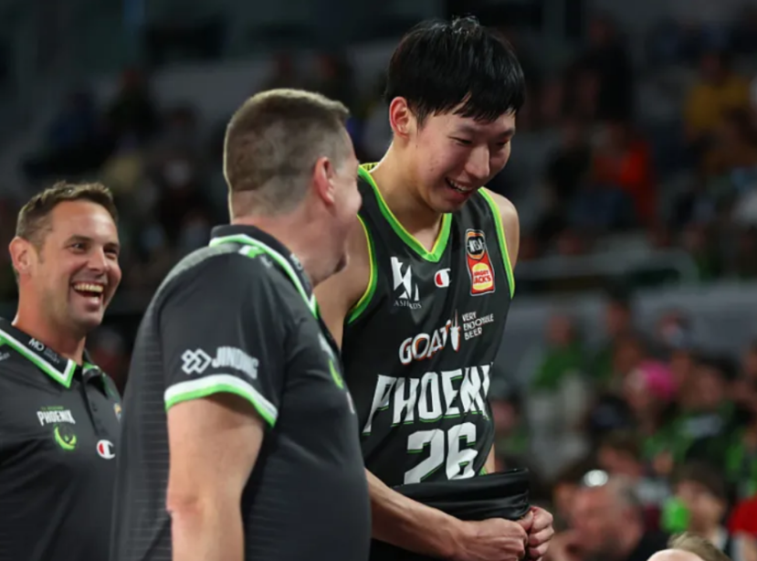 周奇为什么不打cba了（周琦无缘CBA原因曝光！拒绝顶薪合同，也没有新疆队认可的交易）