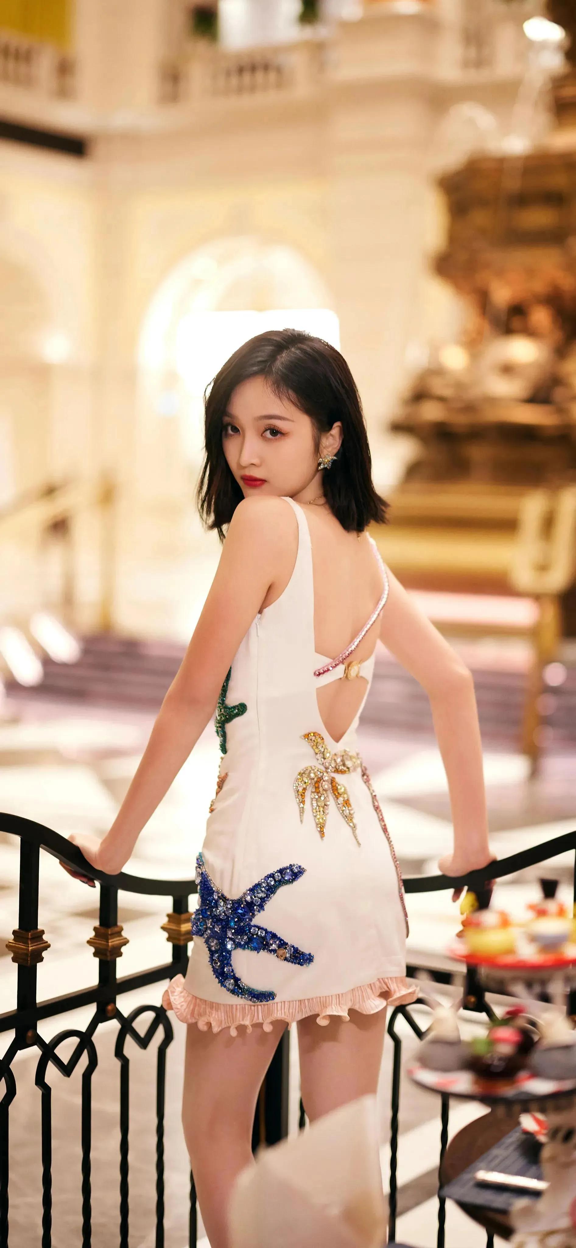 张天爱、杨幂杂志大片，清纯唯美，炫彩多姿