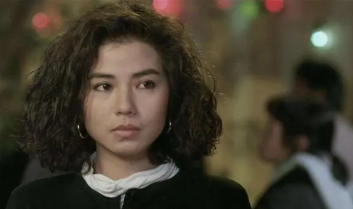 黄家驹死亡图片(1993年黄家驹去世,在灵堂上痛哭的前女友林楚麒,为何