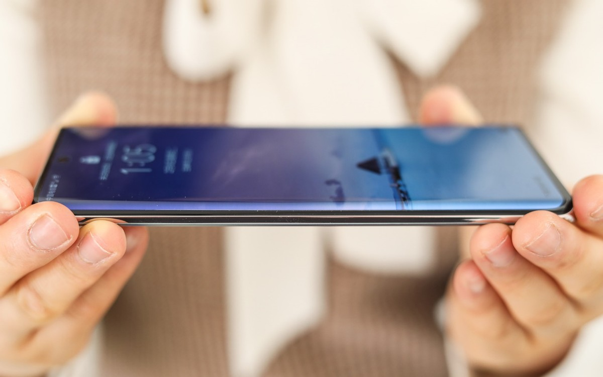 2000价位手机怎么选？小米、vivo都不错，唯品会还有特卖