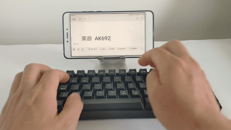 69键、支持DIY、带小数字键、走到哪带到哪的三模机械键盘