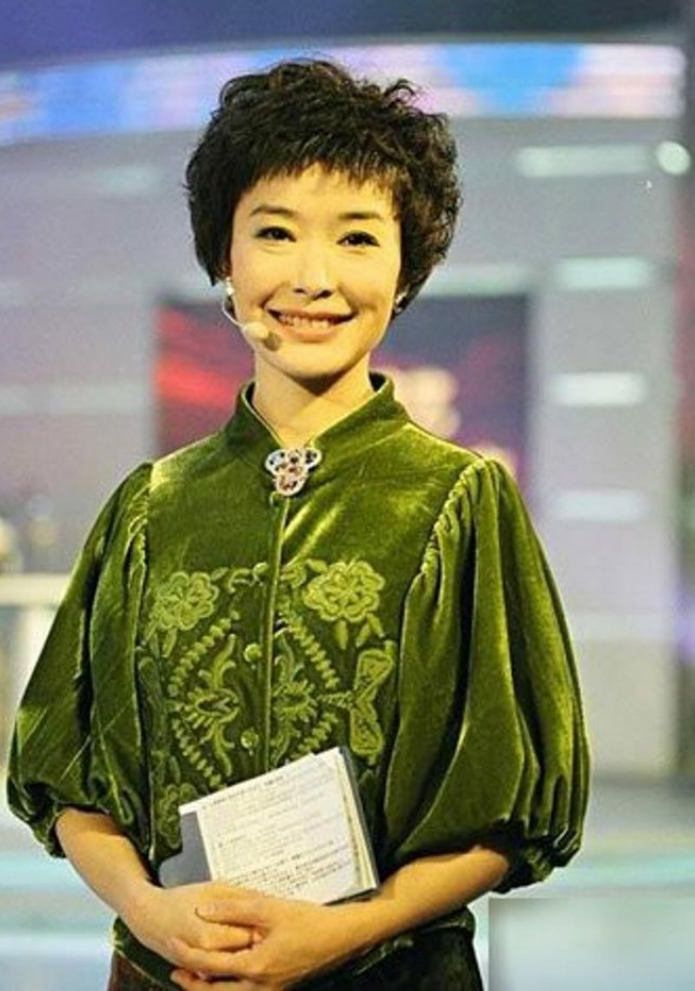 主持人王雪纯:22岁嫁初恋,结婚30年无儿无女,选择丁克有苦衷