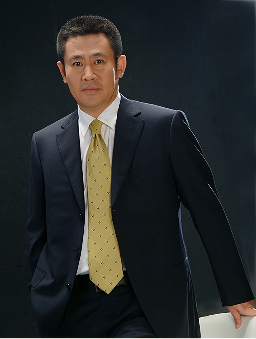 央视主持人赵赫:退休仅6个月后去世,临终前40字遗言让人泪目