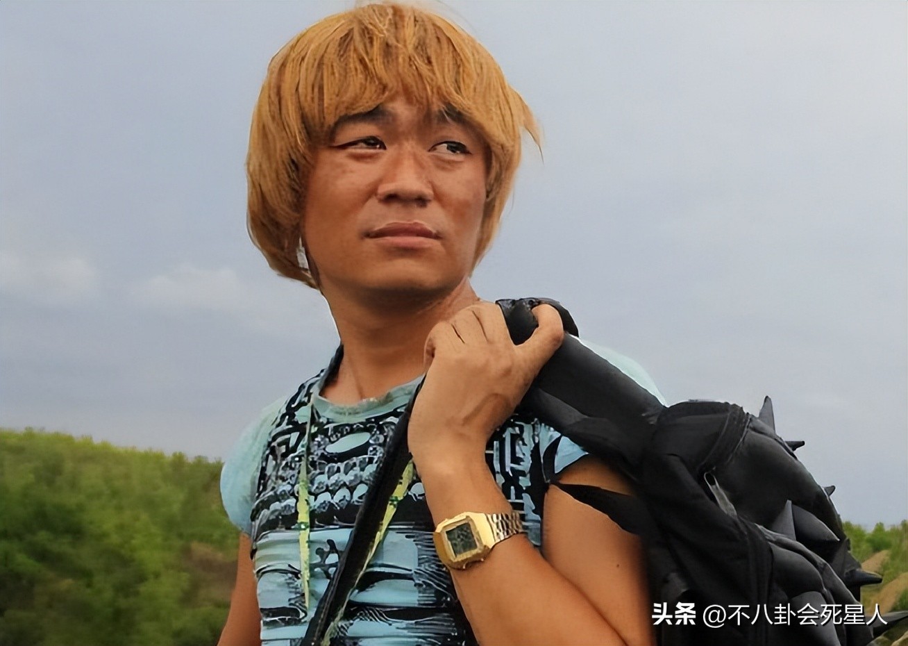 下载电影二次曝光(两部当红电影,让王宝强和杜江两位"混子"演员,彻底