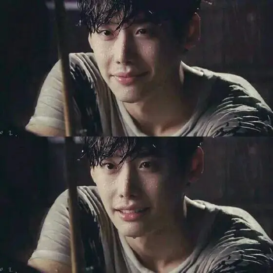 拥有韩剧半壁江山的李钟硕，微微一笑吸引万千少女