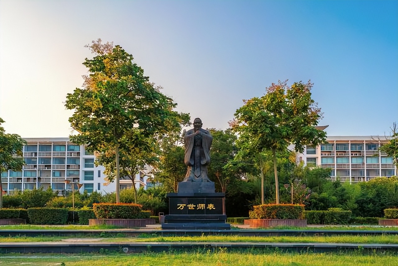 2022河南最新大学排名，郑大、河大稳中有进，中原工学院逆袭