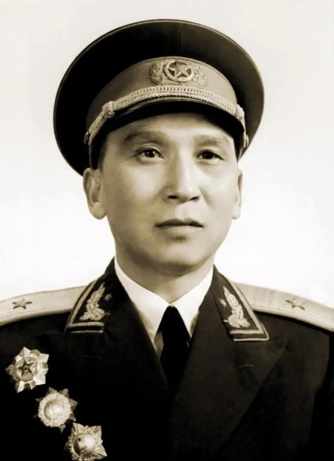 入学前时任浙江军区副玖钤奔娌文背.1957年7月,出任中国人民.