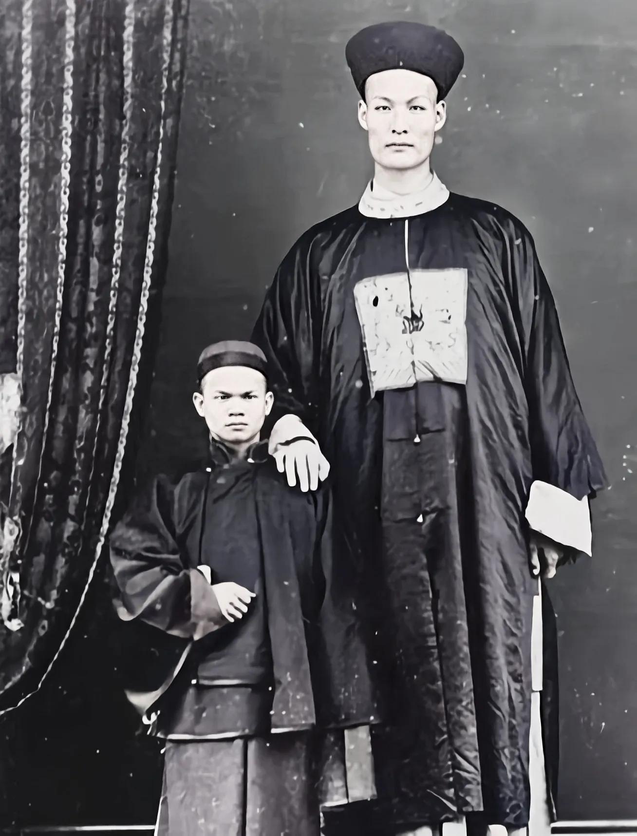 罗伯特潘兴瓦德罗鲍喜顺谁高(晚清巨人詹世钗:身高真的超过3米?