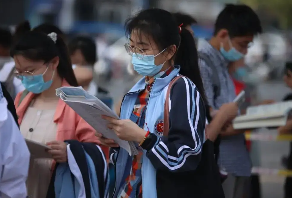 辽宁高校前十榜单出炉，大连理工实至名归，其中有你的学校吗