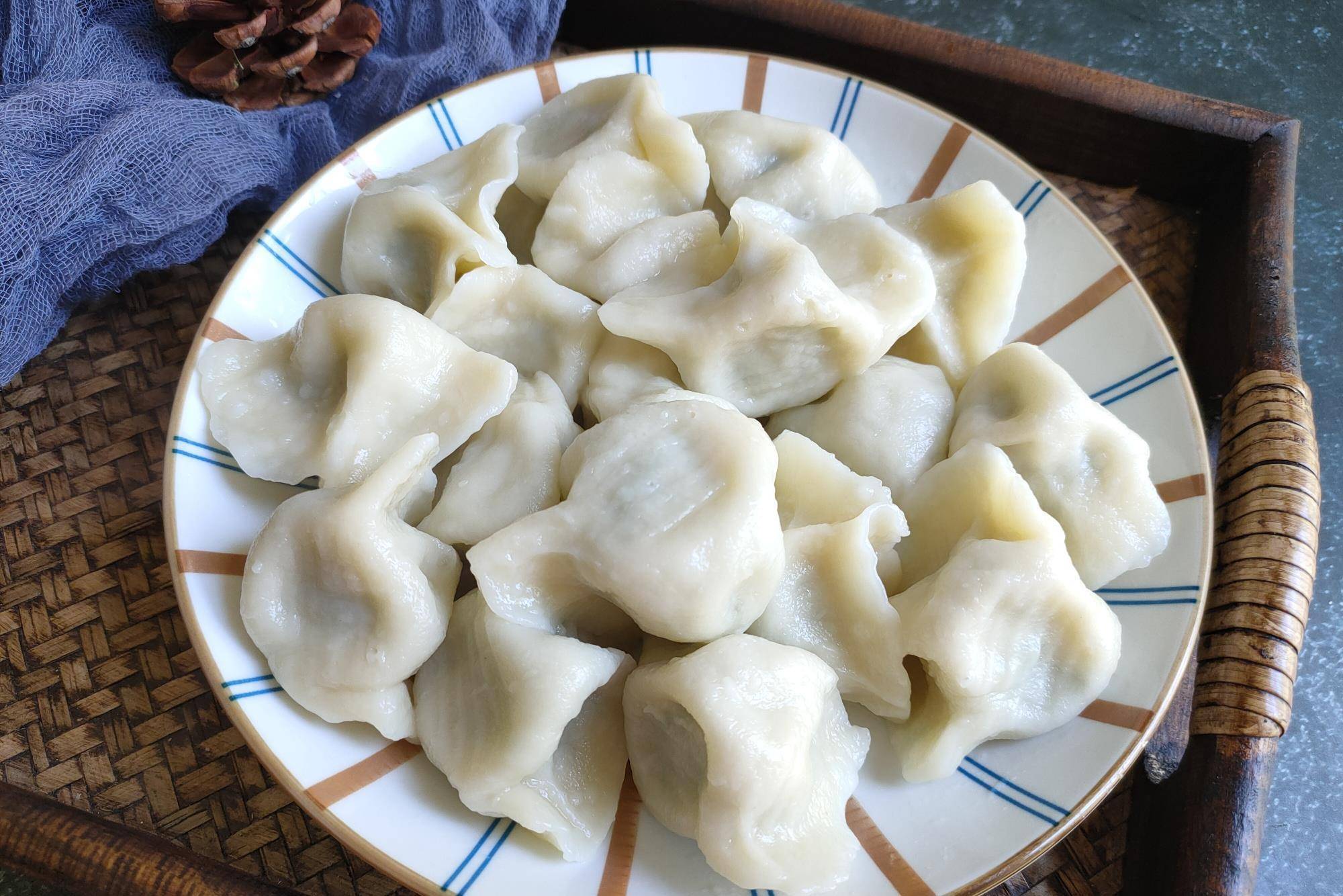 图片[2]-【苦菜馅饺子】做法步骤图  鲜嫩美味有营养-起舞食谱网