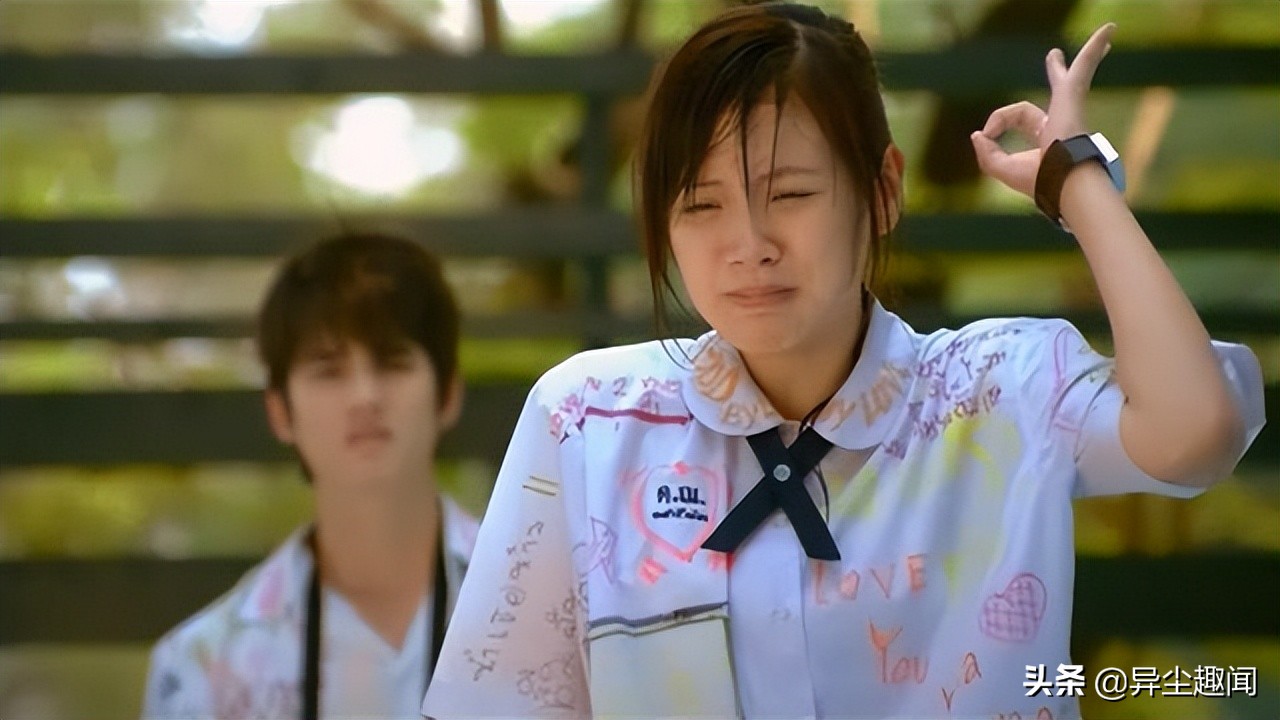 《初恋那件小事》学长帅气爆红，33岁熟男被封泰国金城武近照曝光