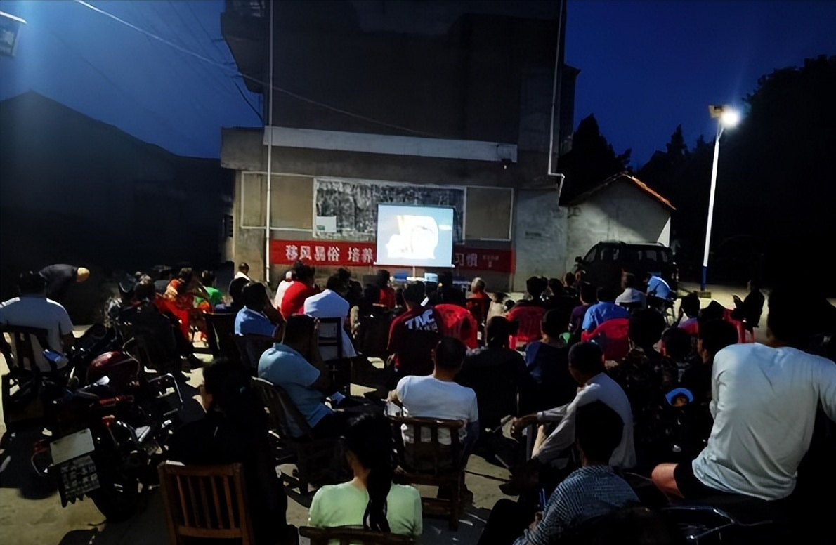 武汉市表彰驻村工作先进集体和个人，城投集团公司熊斌受表扬