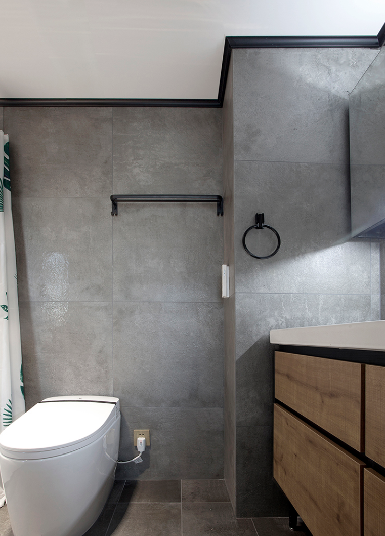 这是我见过最高级的工业风装修，卧室做抬高，既简单又大气