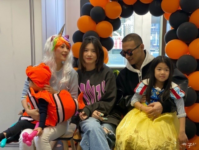 章子怡辟谣离婚喊话汪峰维权，黄安道歉表示不怕被告，账号被禁言