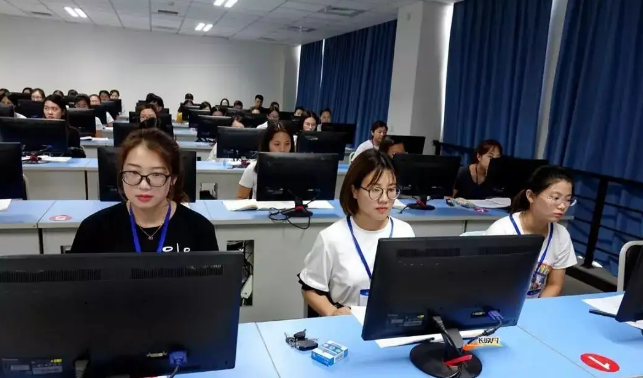 电脑阅卷为何答案相同，得分却不同？这些“小细节”你要知道