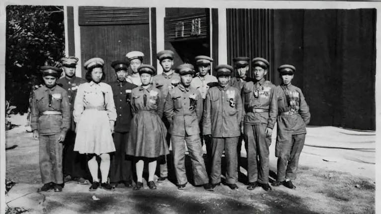 经典战争影片《战火中的青春》：根据一个女战斗英雄真实故事改编