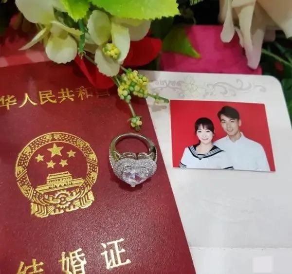 演员陈紫函：被爆私密照后，男友又被闺蜜抢走，如今嫁小9岁丈夫