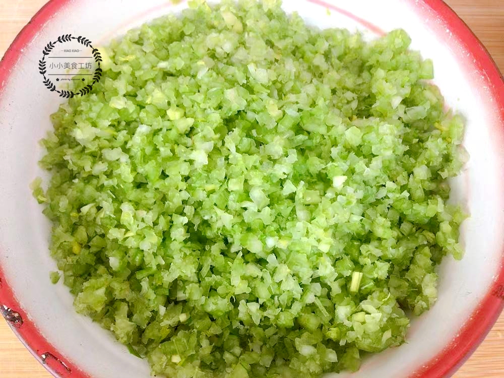 调饺子馅，先“打水”就错了！大厨：教你正确做法，饺子鲜嫩多汁