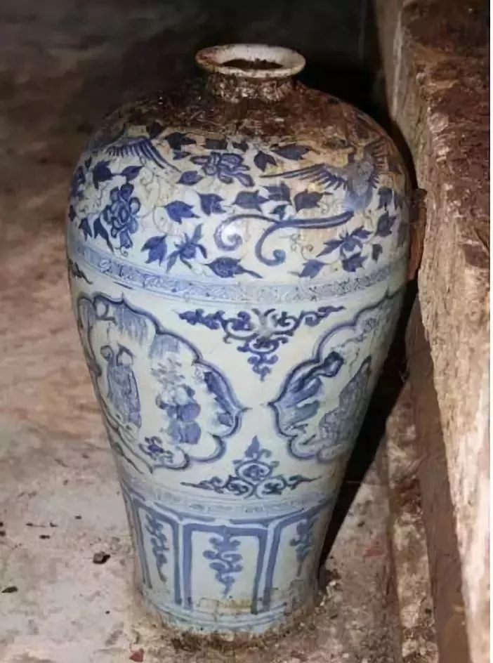 又一罕见青花人物梅瓶现世,起拍价仅3.5万欧?