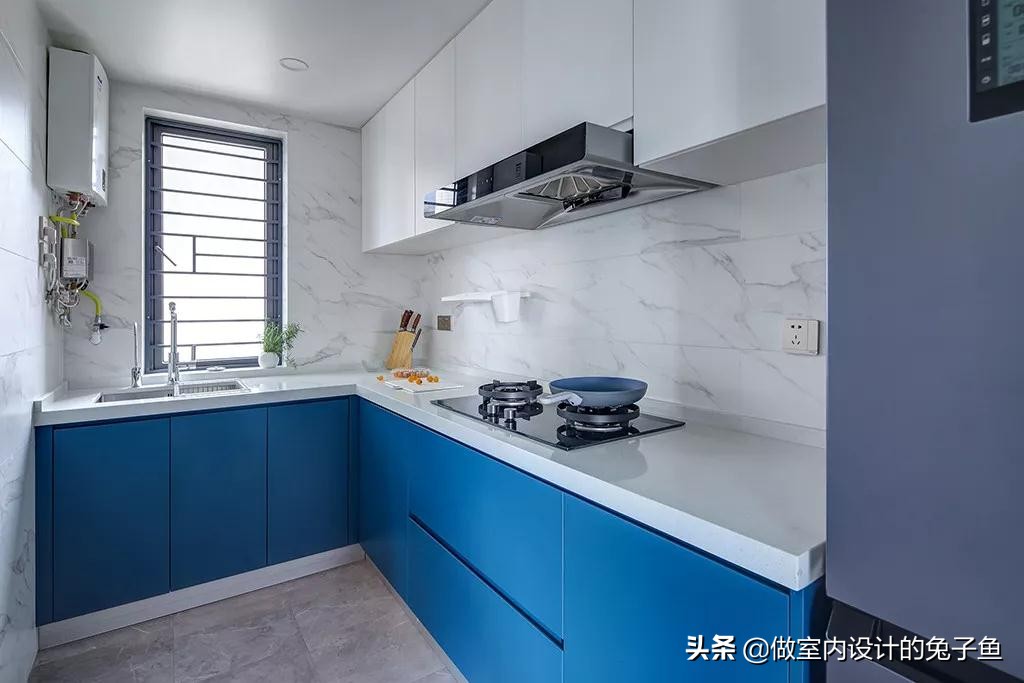 这些颜色的橱柜,让满满烟火气的小厨房美得不像话