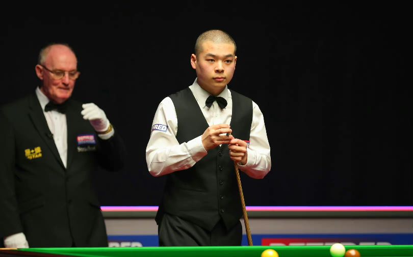 埃默里轰出单杆107分,第二局李行错失良机,迪伦.