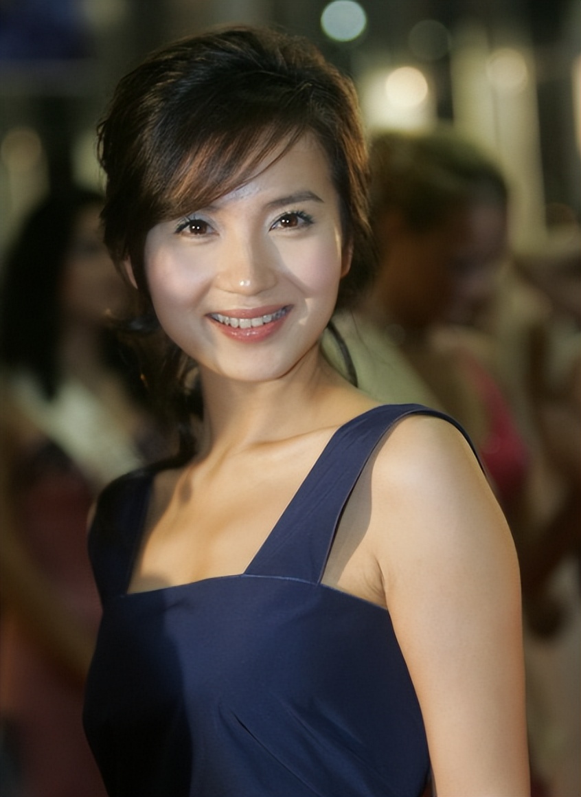 "万人迷"陈好近照流出,隐婚生子14年后改行当老师