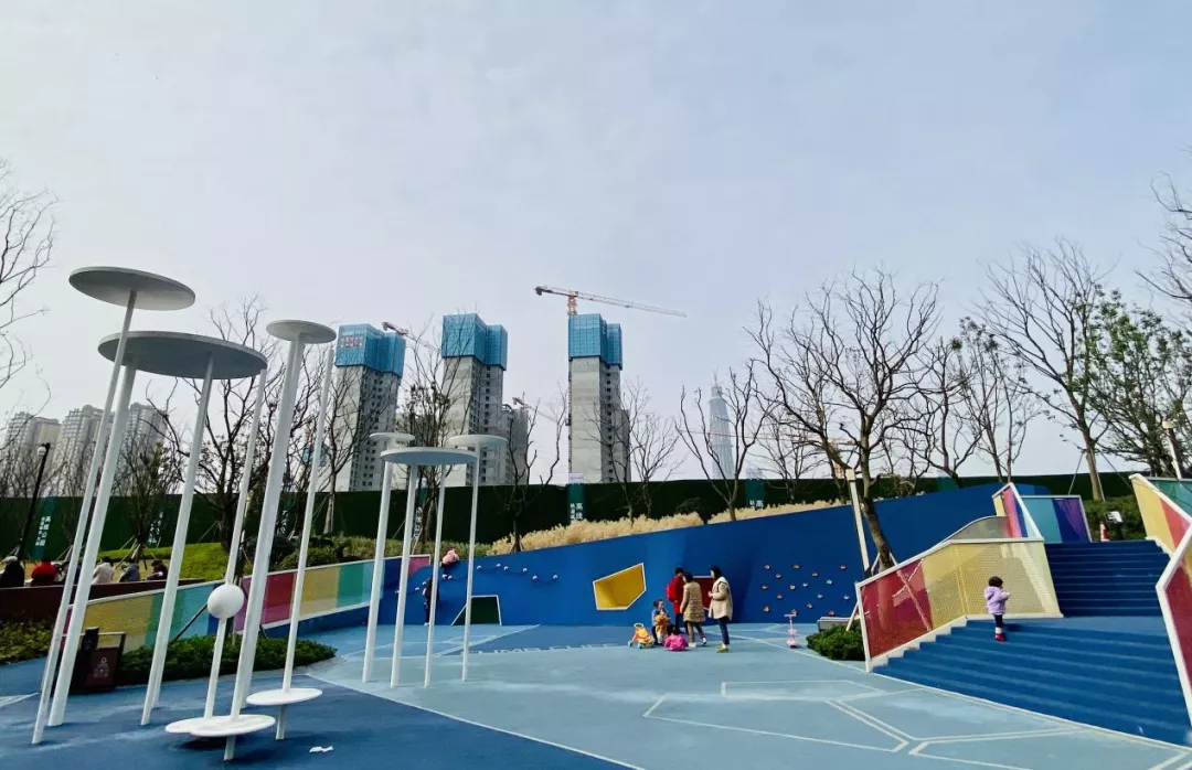 成都行政学院高线公园TOD，真的有些不一样