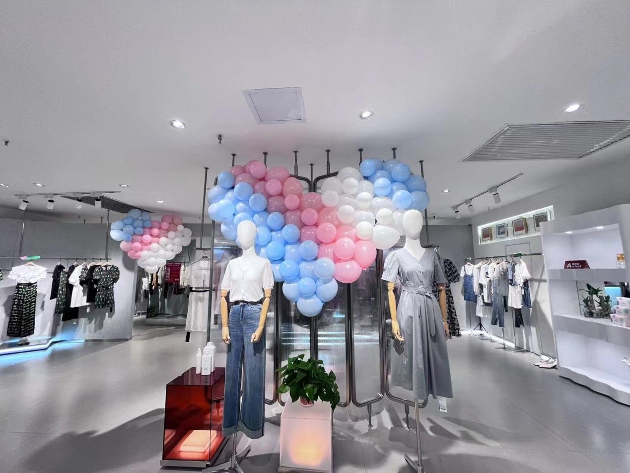 monovich玛诺维希张曦予:立足时尚前沿 尽显都市现代自信多元化