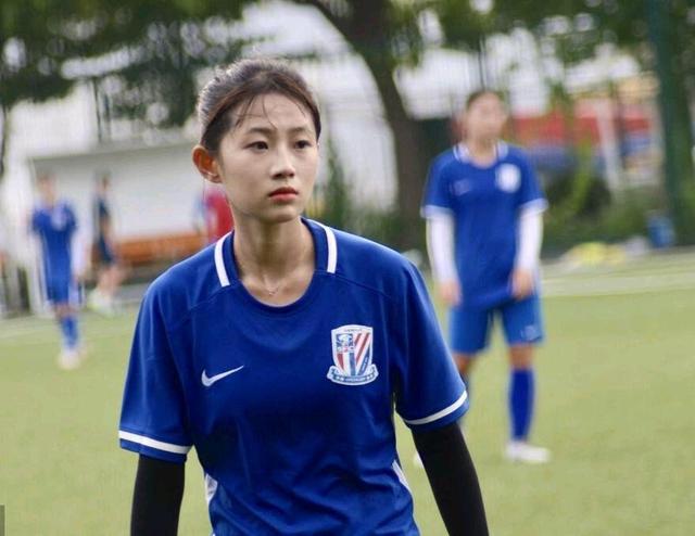 我选沈梦雨(中国女足现役球员中,谁的颜值排第一?我选沈梦雨)