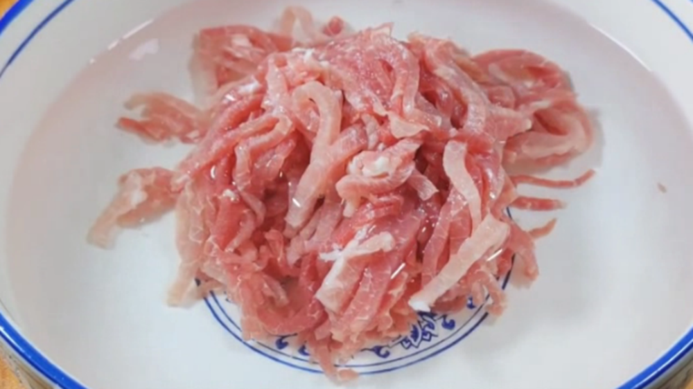 圖片[2]-【青椒炒肉】做法步驟圖 肉絲滑嫩 青椒鮮香-起舞食譜網