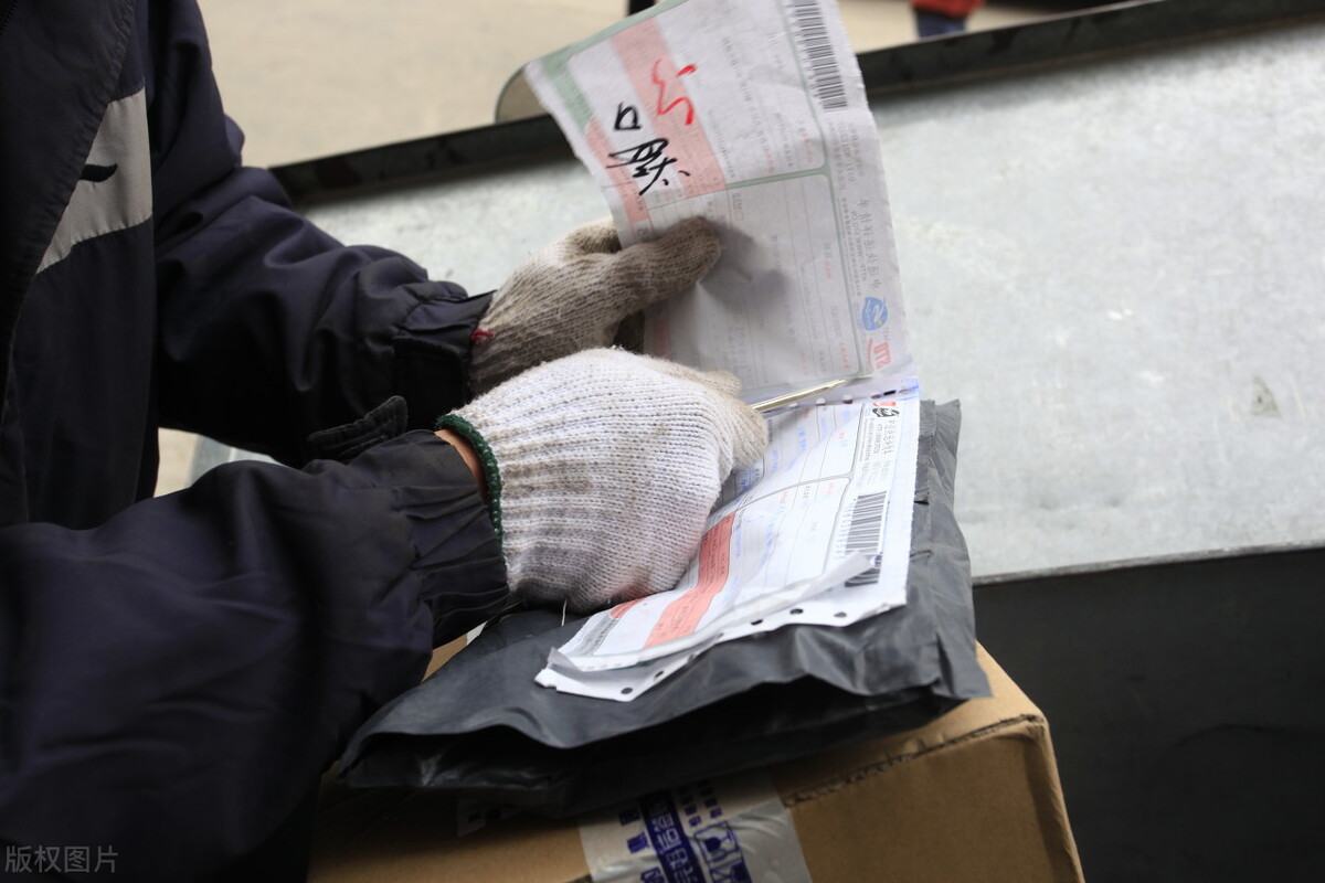 顺丰一天送100件能挣多少钱顺丰快递员的真实工资