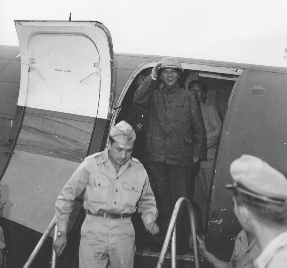 1949年选国旗，张治中反对在国旗上画一道杠，毛主席：有道理