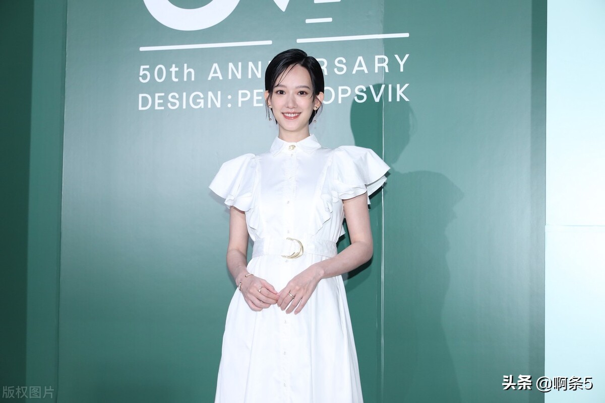 孟耿如挺有气质的