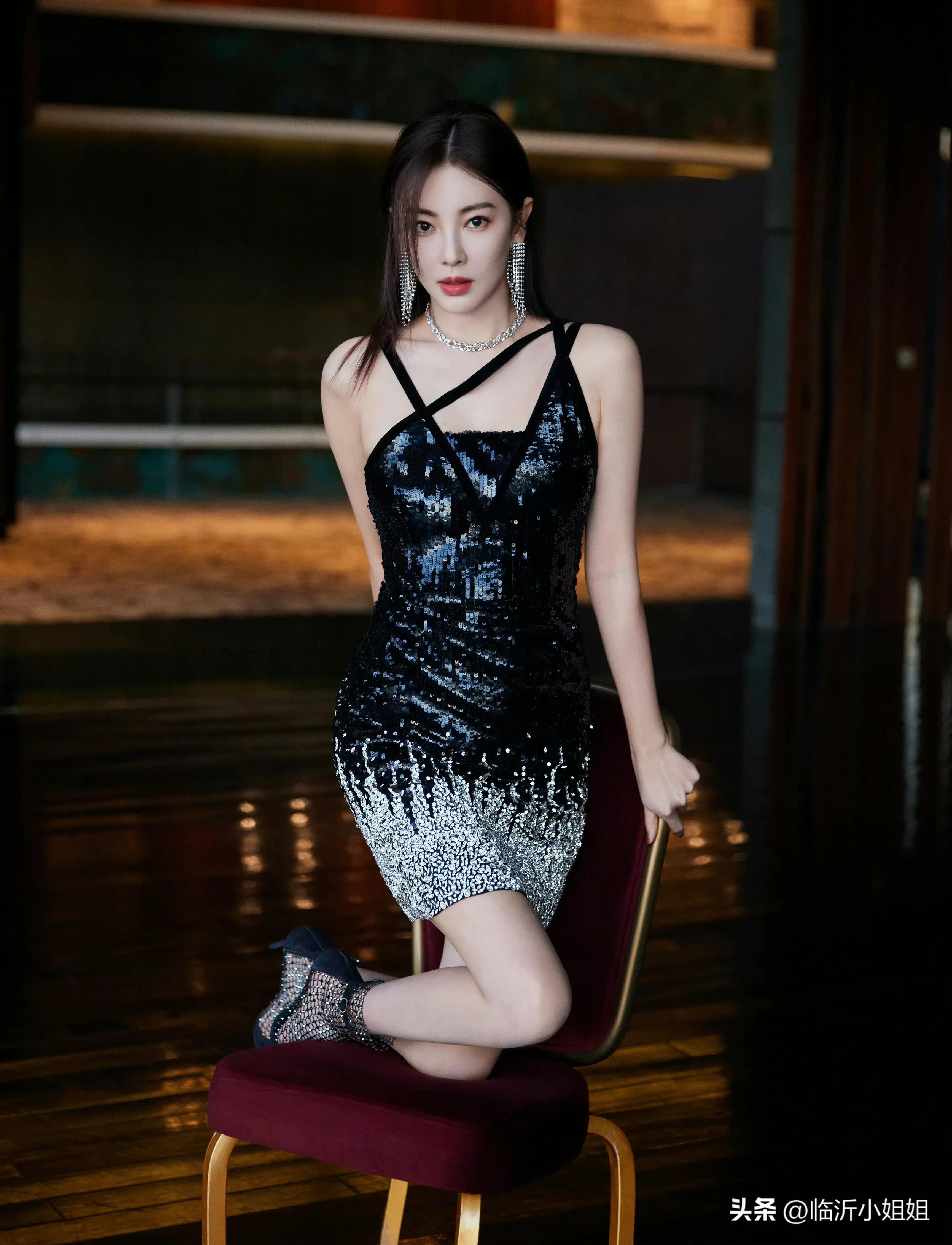 张雨绮,性感妩媚的实力派美女演员,高冷轻熟的风格,魅力四射