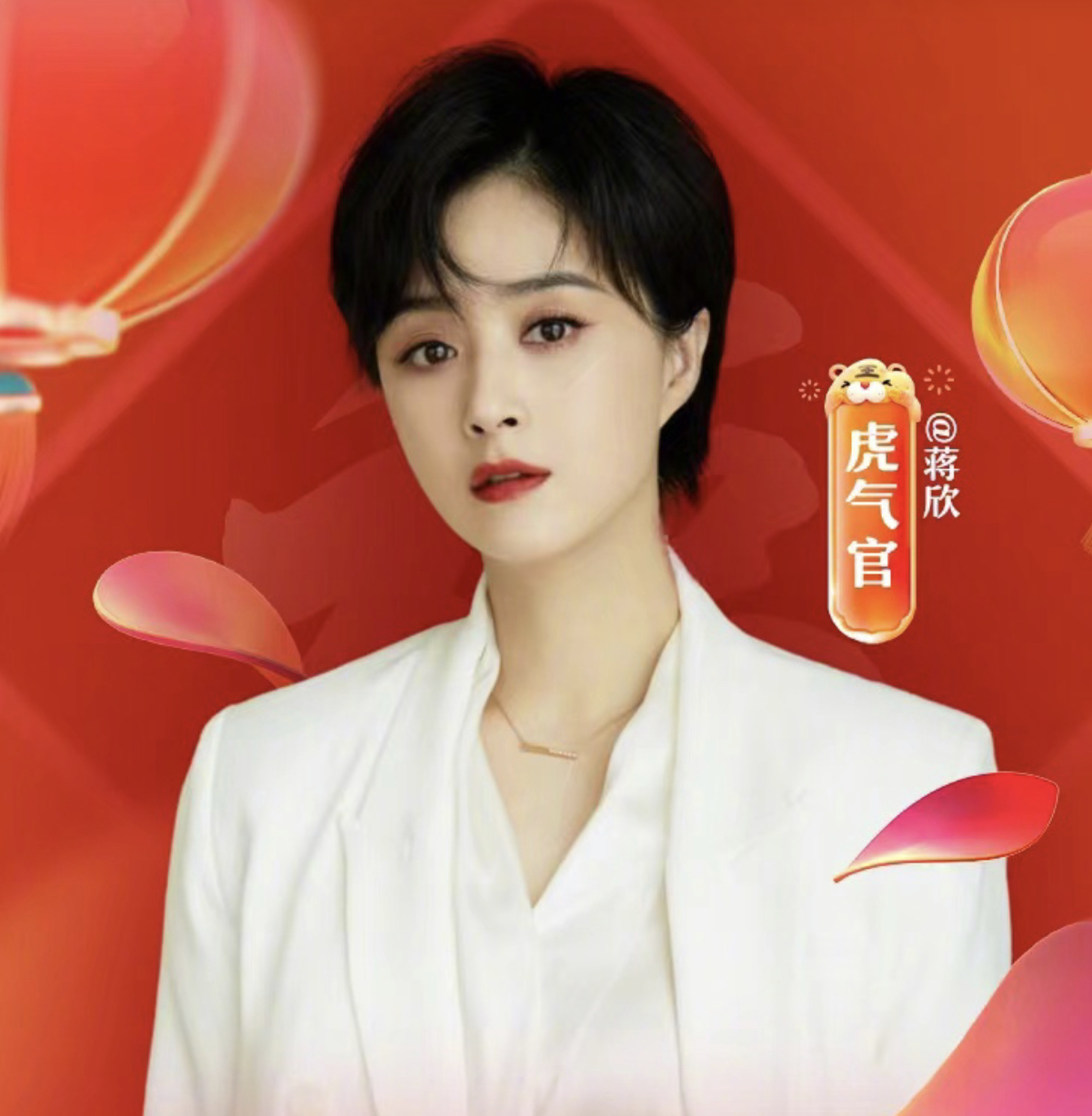 baby离婚后忙带娃,陪小海绵逛街看电影,素颜出镜黑眼圈难掩憔悴