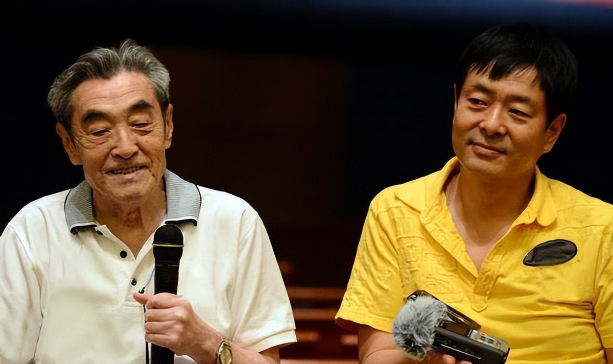 濮存昕“消失”的九年：丧弟又丧父，晚年不再演戏，只想照顾母亲