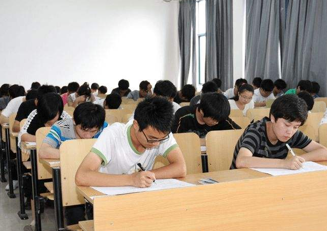 毕业2年后才明白，英语四六级对就业的影响有多大，现实很扎心