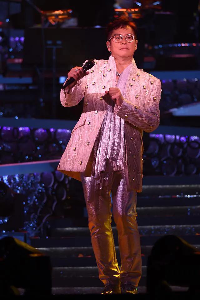 香港乐坛最耀眼的那颗星,至尊王者--谭咏麟