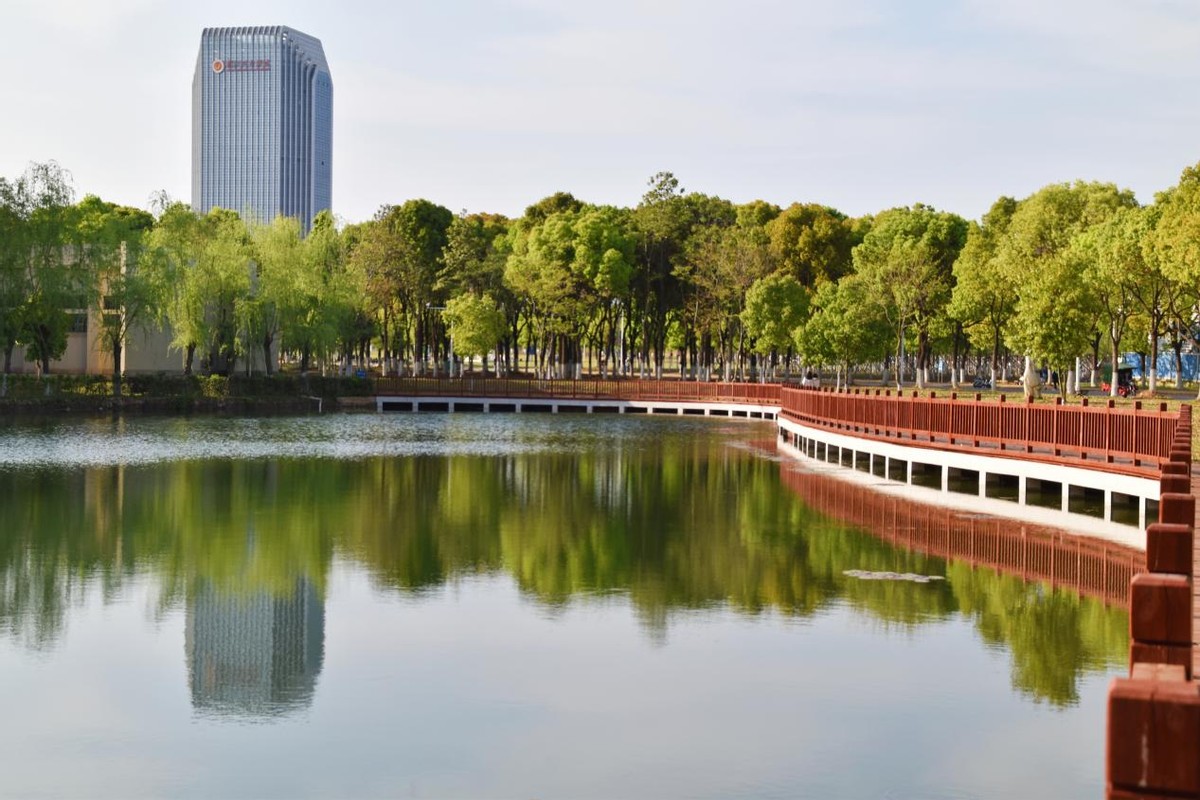 短短两个月，工程院院士、世界冠军、名企董事长，接连“空降”湖北这所大学！