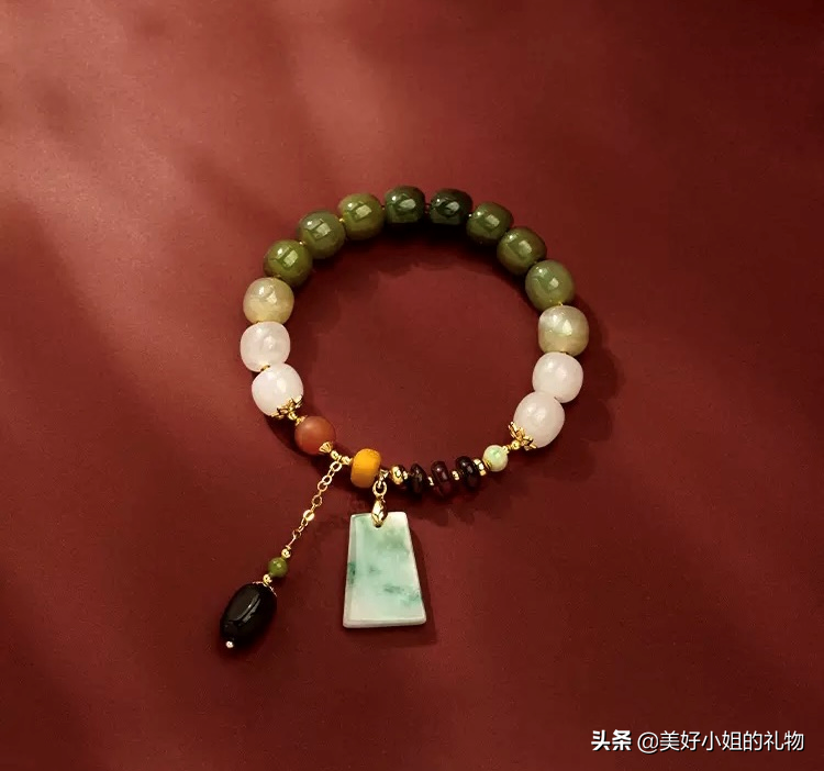 母亲节礼物系列I 细数我私藏的宝藏首饰，千元不到让妈妈闪耀起来