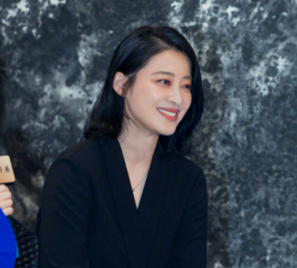 人虫儿电视剧(娱乐圈的“半老徐娘”，到中年事业再翻红，真是身材迎来的事业？)