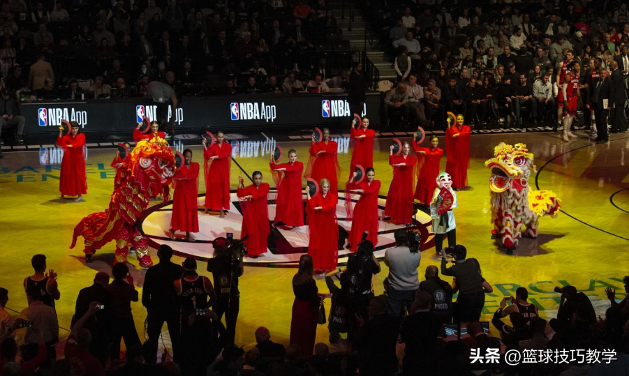 nba有哪些球队共用一个主场（年味最足的NBA球队！西蒙斯向中国捐球场！篮网主场春节元素满满）